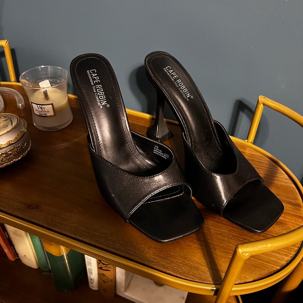 Cape Robbin Black Heeled Sandals